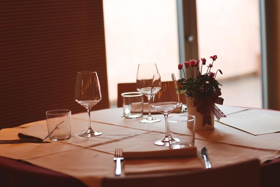 Was es seit 2023 bei Bewirtungsbelegen zu beachten gilt plus Vorlage